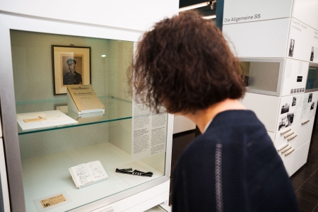 Öffentliche Führung durch die Dauerausstellung „Ideologie und Terror der SS“ am Sonntag, 14. Juli um 15 Uhr im Kreismuseum Wewelsburg. (©Kreismuseum Wewelsburg, André Heinemann)